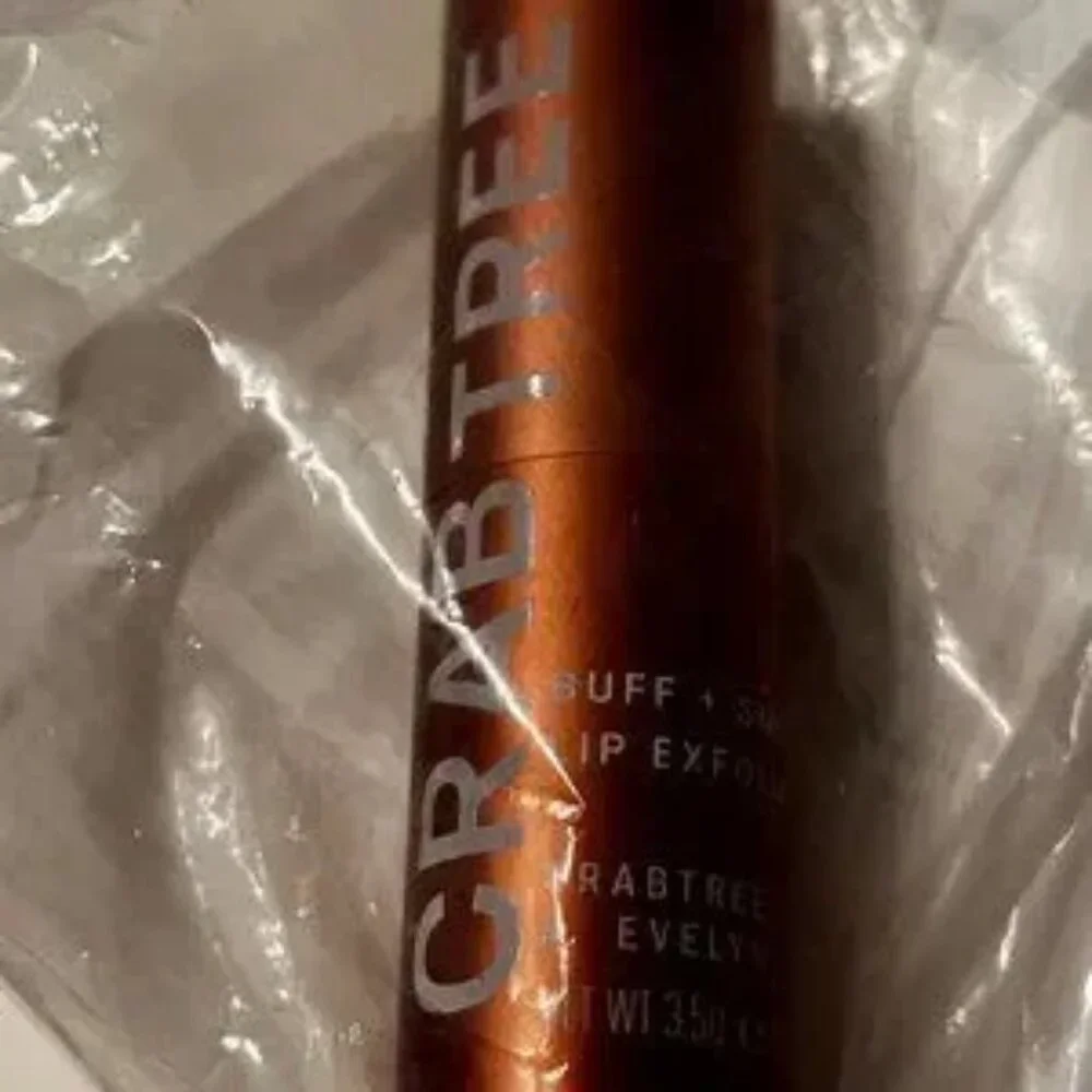 Lip Gloss and Exfoliator -‎ Buffs and Smooths - Crabtree & Evelyn - NEW (w/a/x)